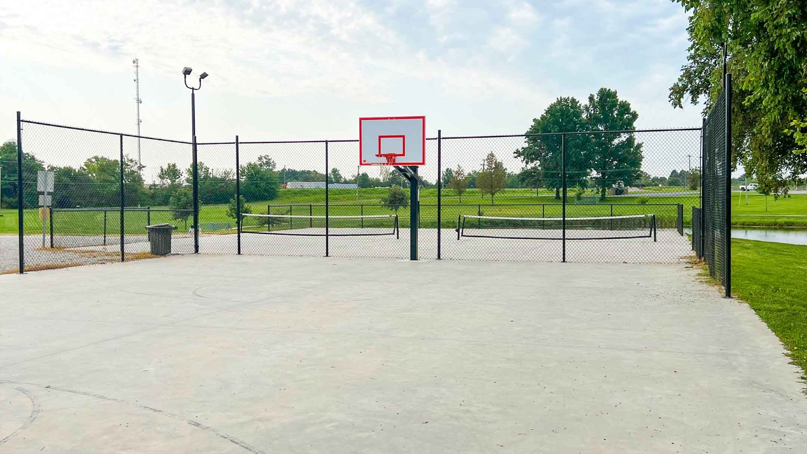 Walt Disney Park Pickleball / Basketball Court